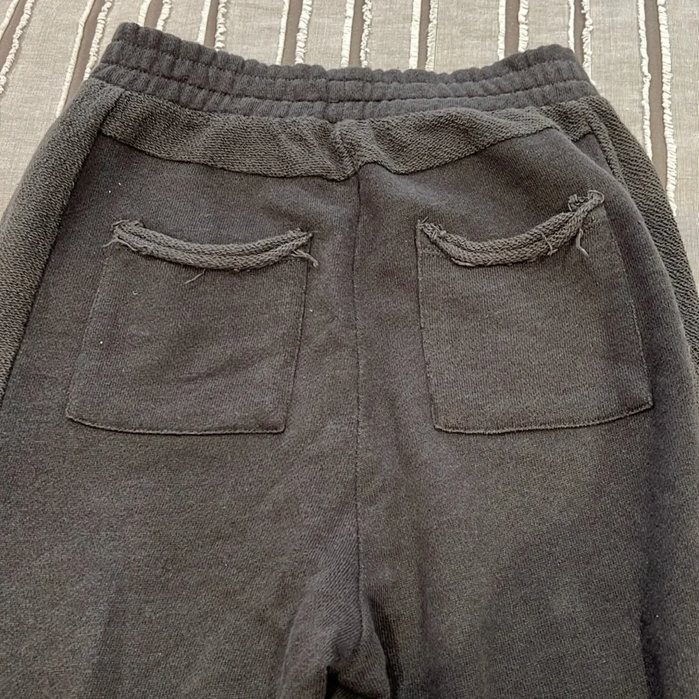 Boys size 14 Chaser gray slim fitting sweatpants